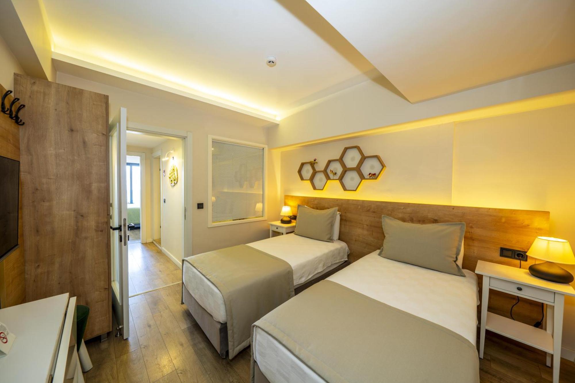 Ece Marina Suites Fethiye Bagian luar foto