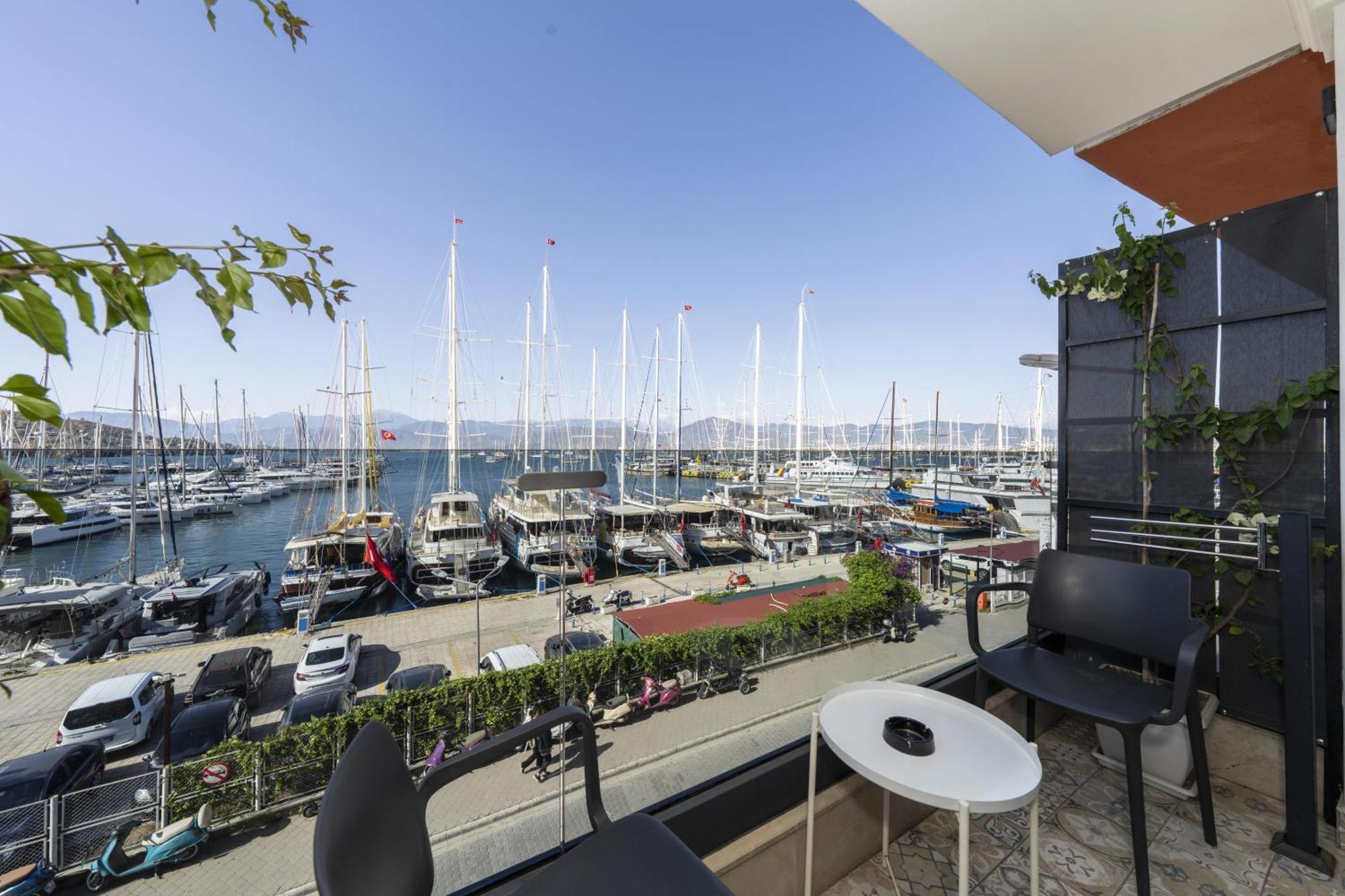 Ece Marina Suites Fethiye Bagian luar foto