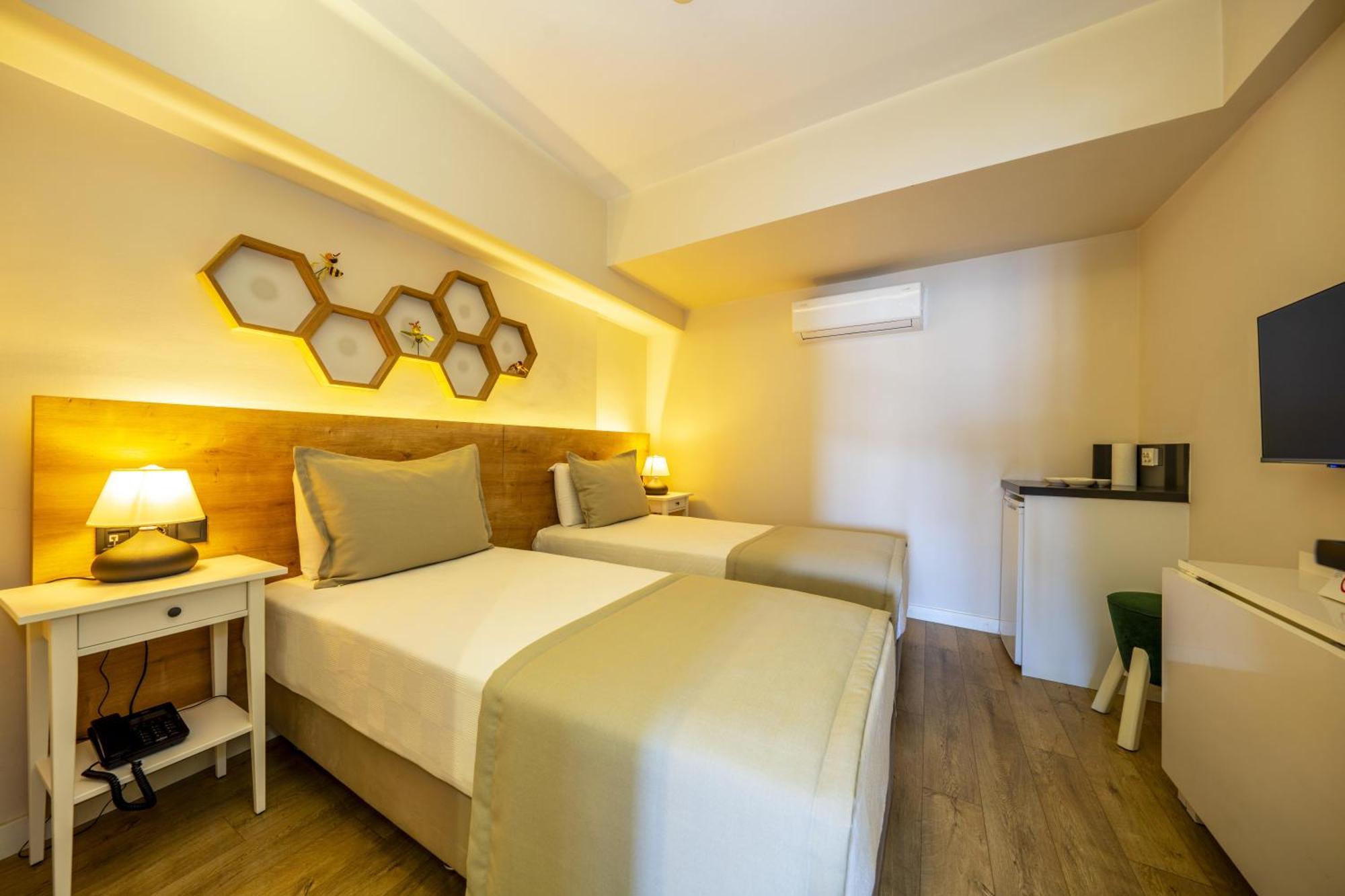 Ece Marina Suites Fethiye Bagian luar foto